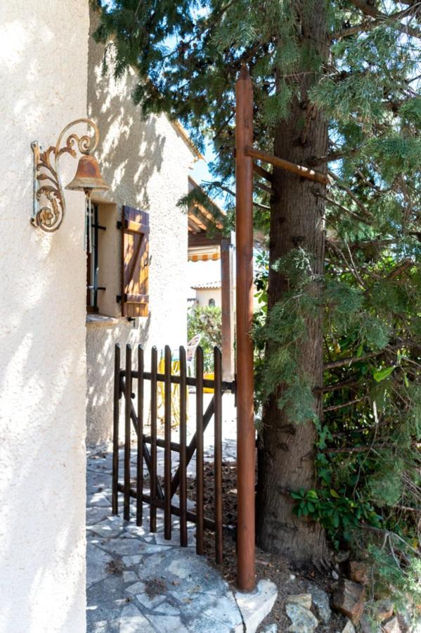 Apartmán Cosy Studio Just A Stone'S Throw From The Beach Sainte-Maxime Exteriér fotografie