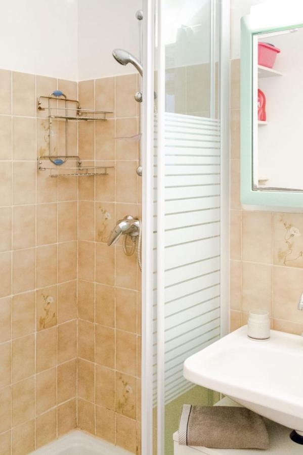 Apartmán Cosy Studio Just A Stone'S Throw From The Beach Sainte-Maxime Exteriér fotografie