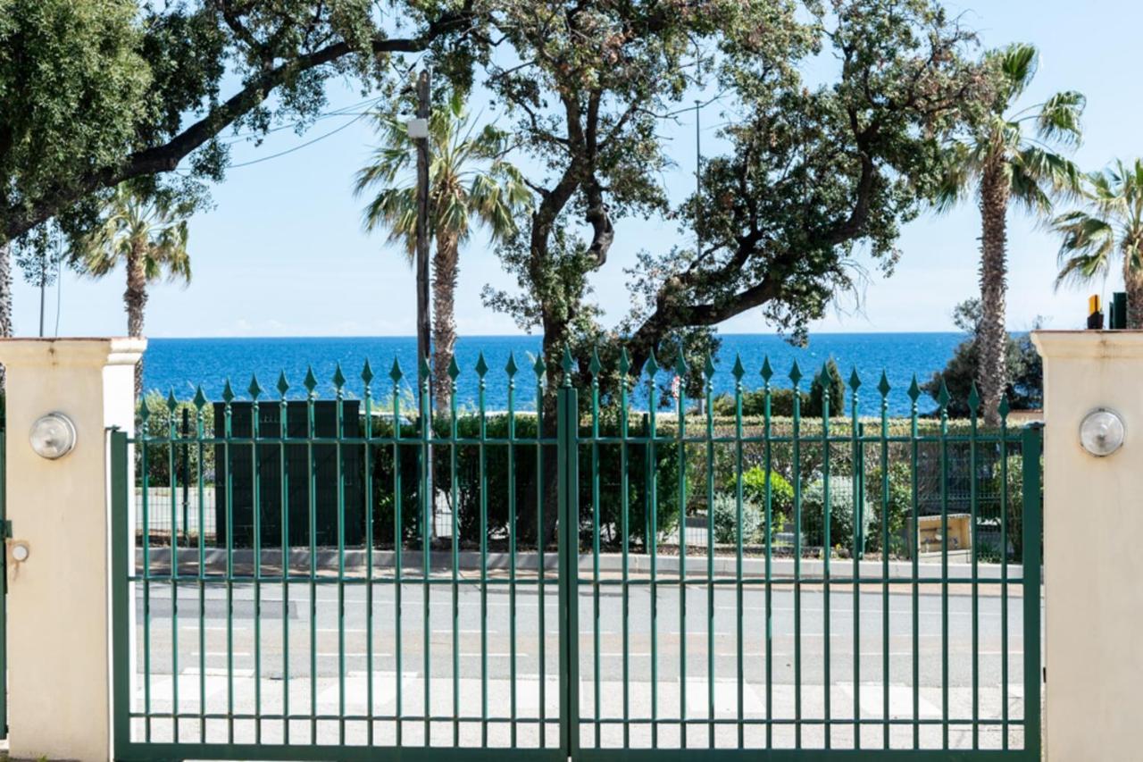Apartmán Cosy Studio Just A Stone'S Throw From The Beach Sainte-Maxime Exteriér fotografie